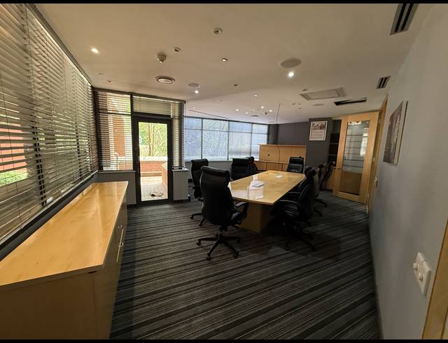 688M² OFFICE TO LET IN PARKTOWN